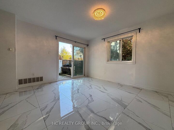 Property Photo:  27 Lucas Lane  ON L1S 3P7 