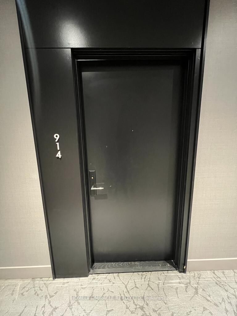 Property Photo:  270 Dufferin Street 914  ON M6K 0H8 