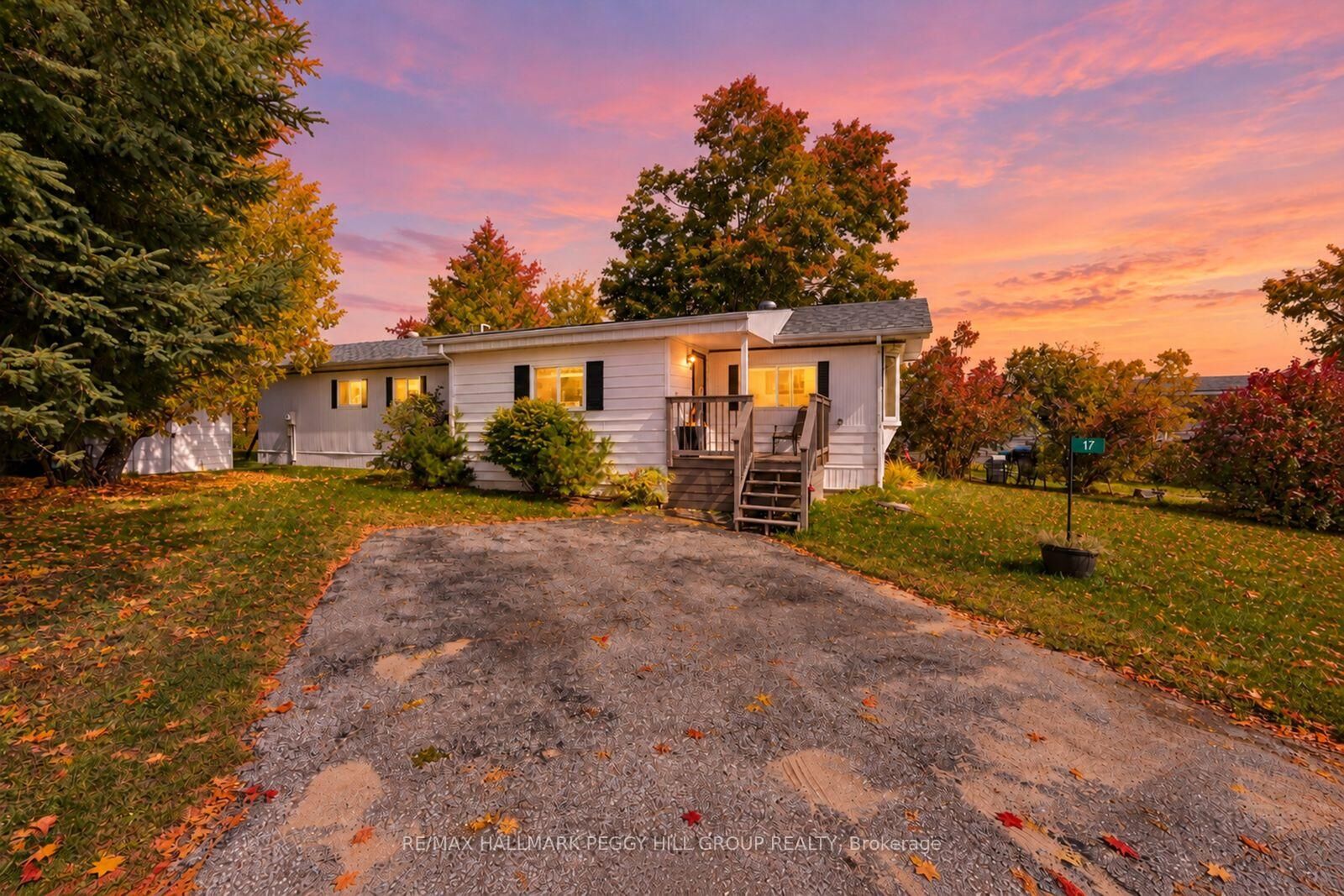 Property Photo: 17 Balantrae Drive ON L3V 0P9