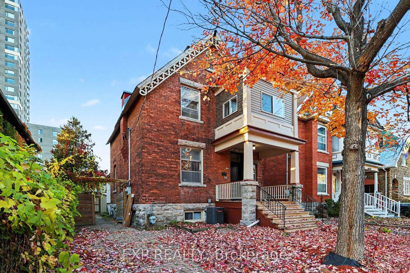 Property Photo:  419 Besserer Street A  ON K1N 6B9 