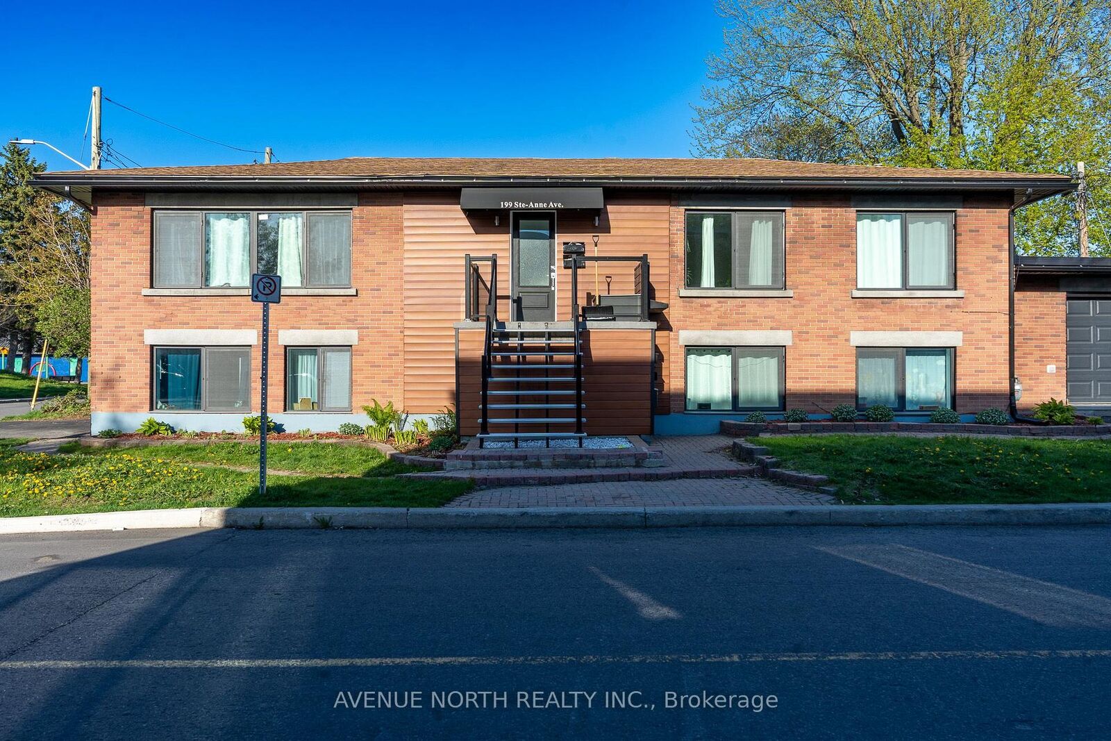 Property Photo:  199 Ste Anne Street 1  ON K1L 7B8 