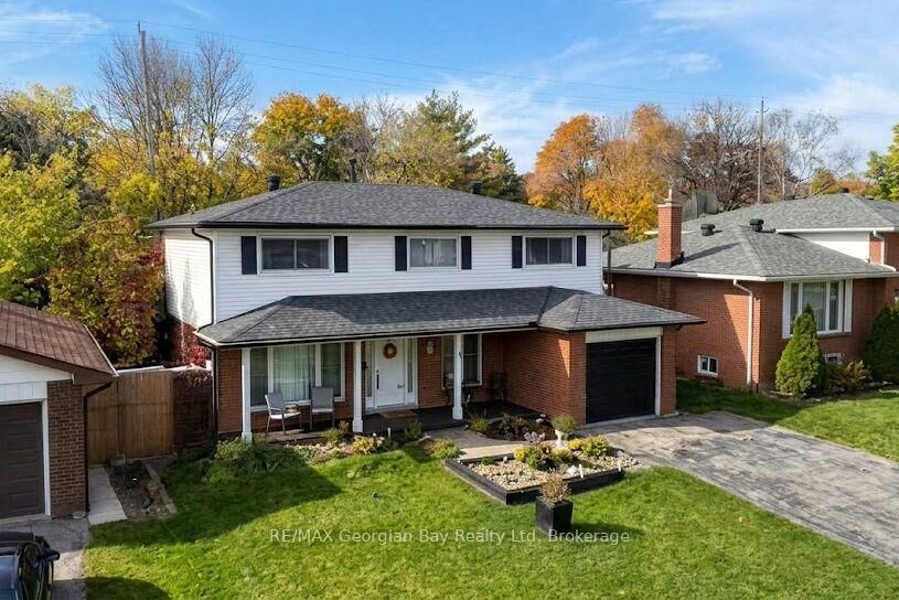 Property Photo:  718 Birchwood Drive  ON L4R 2P7 