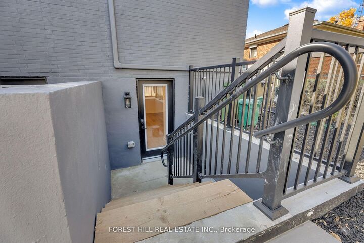 Property Photo:  105 Galloway Road Unit D  ON M1E 1W9 