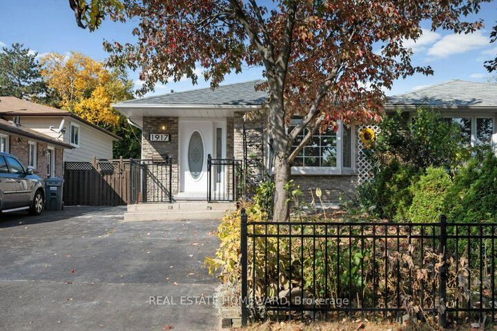 Property Photo: 1917 Bonnymede Drive Main ON L5J 1E2
