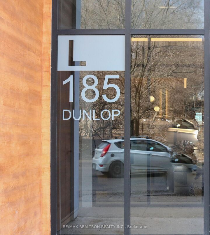 Property Photo:  185 Dunlop Street E 813  ON L4M 1A6 