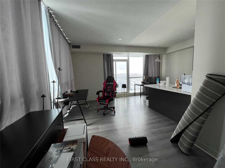 Property Photo:  339 Rathburn Road W 1015  ON L5B 0K6 