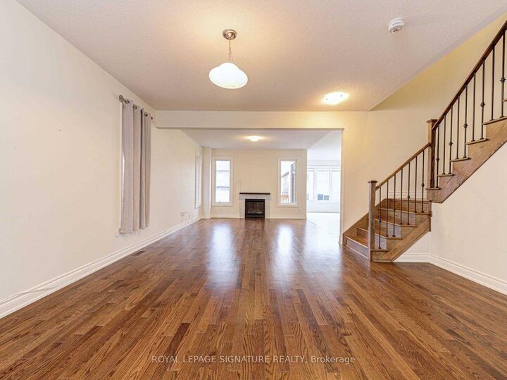 Property Photo:  20 Dunley Crescent  ON L6X 5K3 