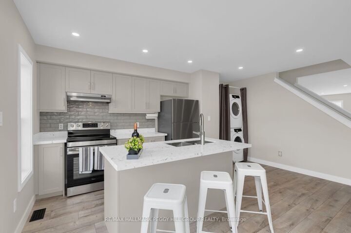 Photo de la propriété:  91 Coughlin Road 19  ON L4N 0L6 