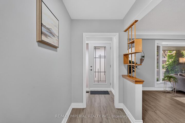 Property Photo:  3 Minstrel Drive  ON M8Y 3G3 
