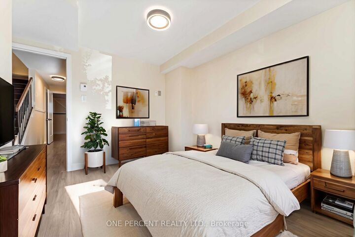 Photo de la propriété:  6643 Bilberry Drive A  ON K1C 4N5 