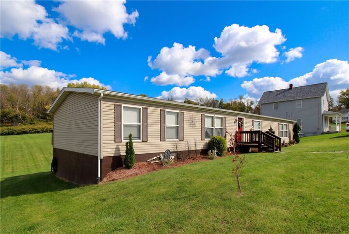 Property Photo: 832 Fellsburg Rd PA 15012