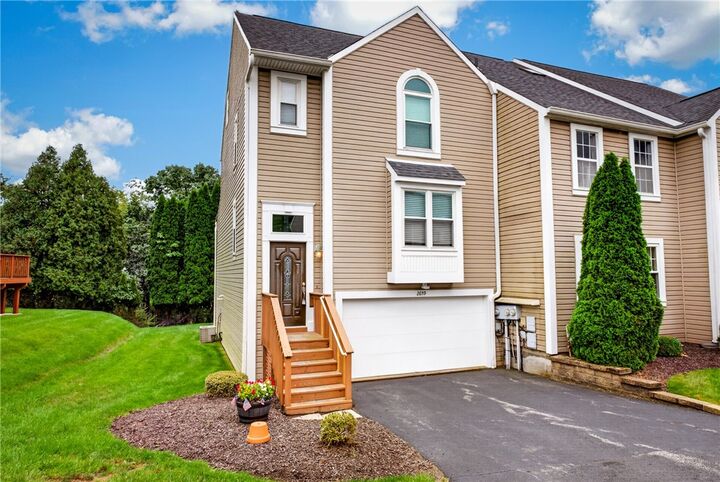 Property Photo:  2659 Hunters Pointe Drive  PA 15090 