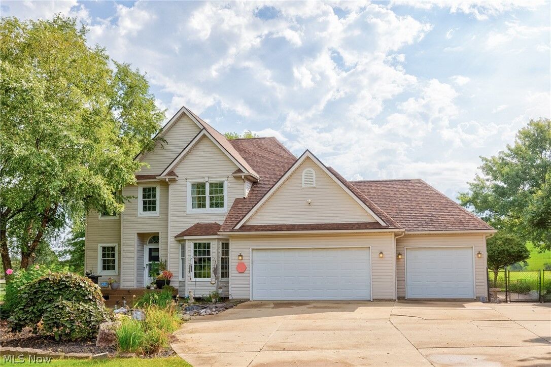 Property Photo: 4456 Maplegrove Avenue OH 44641