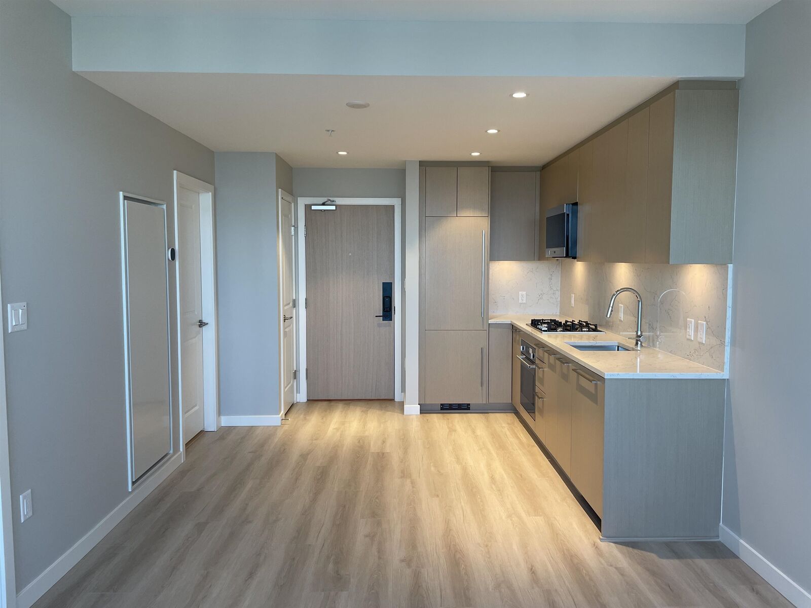Property Photo:  5938 Olive Avenue 2305  BC V5H 0M6 