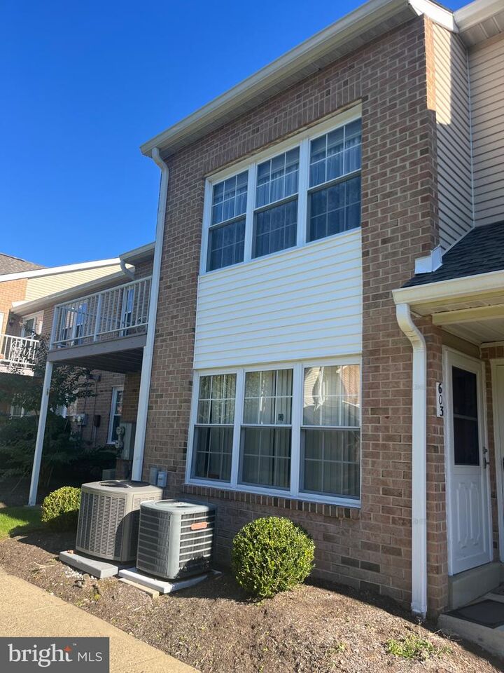 Property Photo:  604 Valley Glen Road Condo 294  PA 19027 