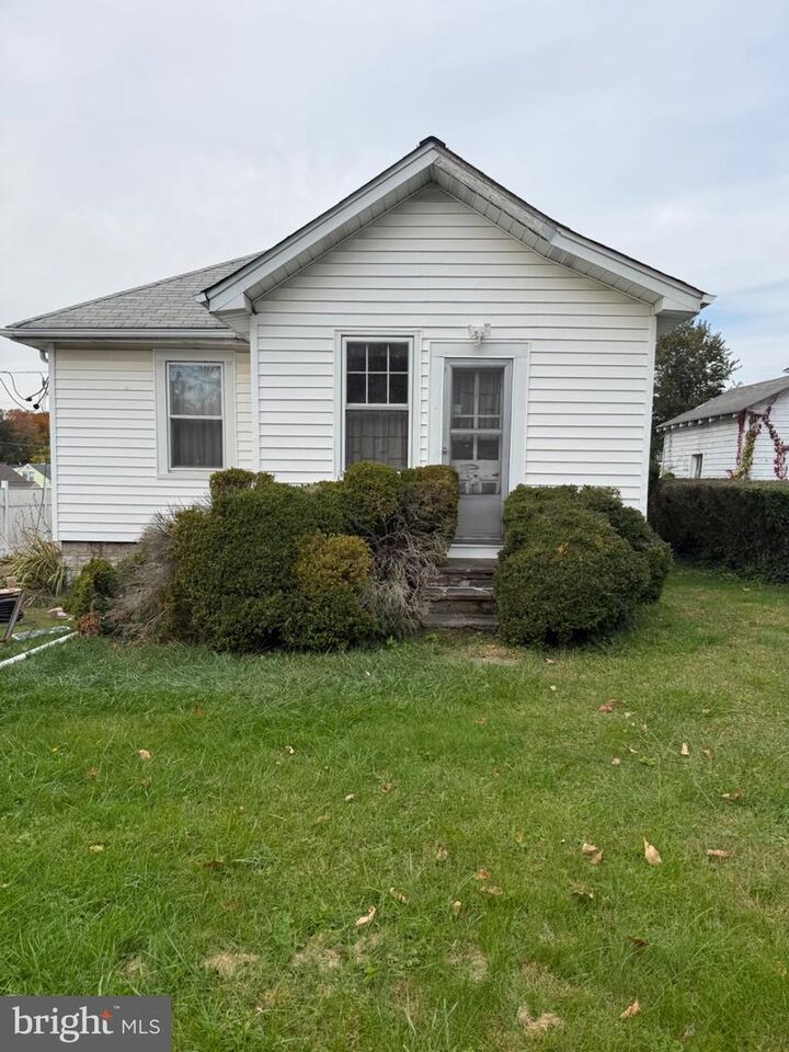 Property Photo:  2003 Hutton Place  MD 21207 
