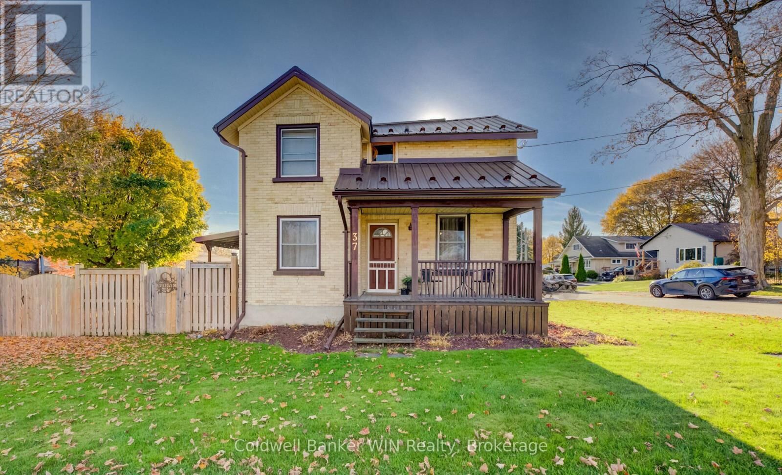 Property Photo: 37 Queen Street North ON N0G 1Z0