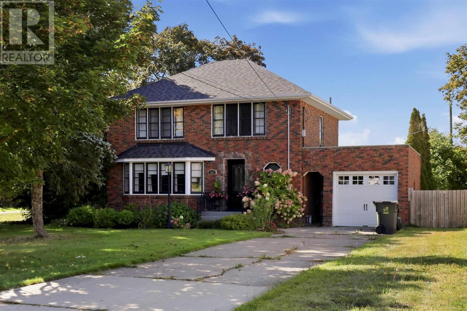 Property Photo:  297 McGregor Ave  ON P6A 3X3 
