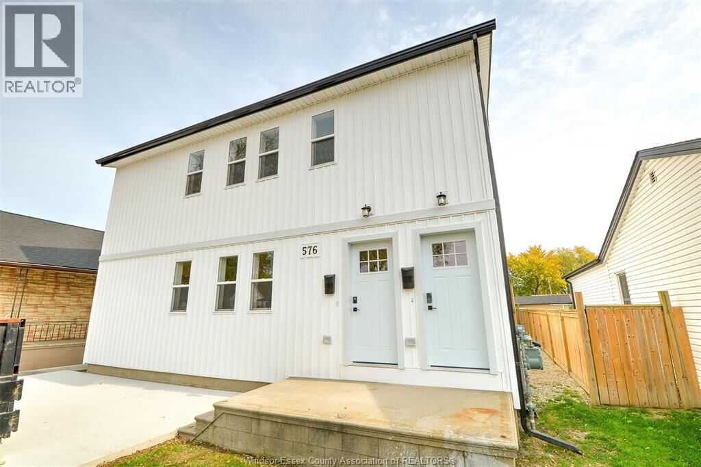 Property Photo:  576 Elinor  ON N8P 1E4 