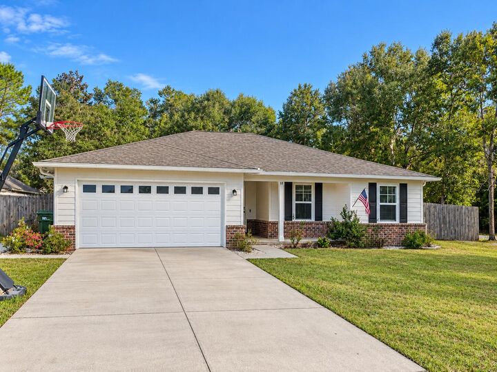 Property Photo:  18 Deer Trail Court  FL 32433 