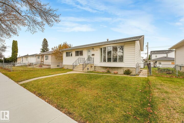 Property Photo:  12113 44 Street NW  AB T5W 2T2 