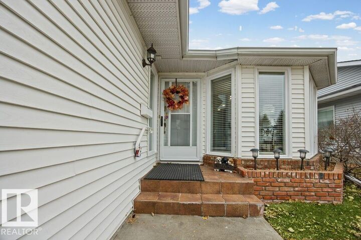 Property Photo:  62 Glencoe Place  AB T8A 5L5 
