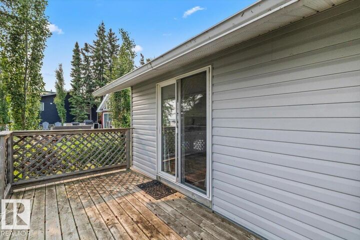 Property Photo:  5564 Nakamun Drive  AB T0E 1A0 
