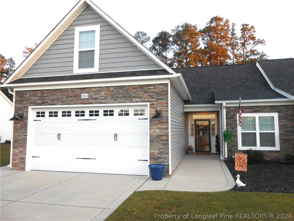 Property Photo: 202 Oak Pointe Circle NC 28358