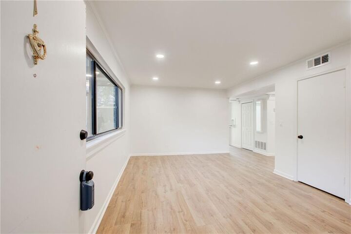 Property Photo:  20 26th Street NW E1  GA 30309 