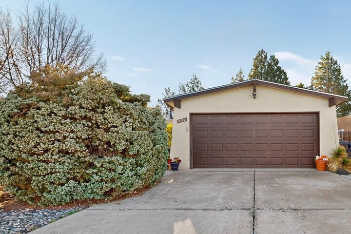 Property Photo:  5140 Vista De Luz Drive NW  NM 87120 