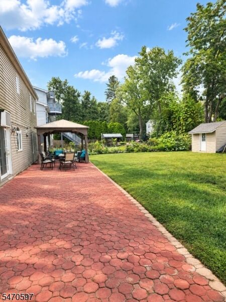 Property Photo: 8 Voorhis Pl NJ 07444