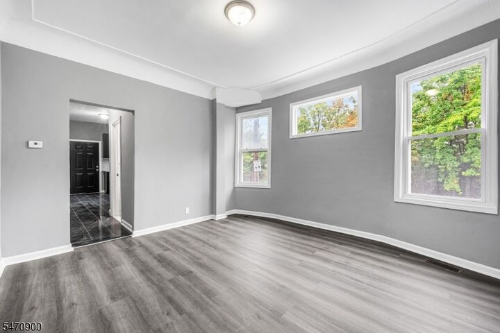 Property Photo:  304 Ridgewood Ave 1  NJ 07112 