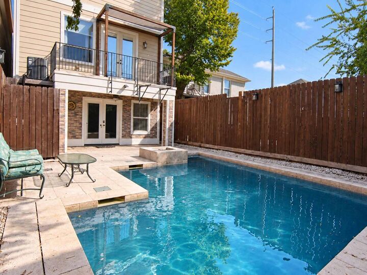 Property Photo: 1716 Dunlavy Street TX 77006