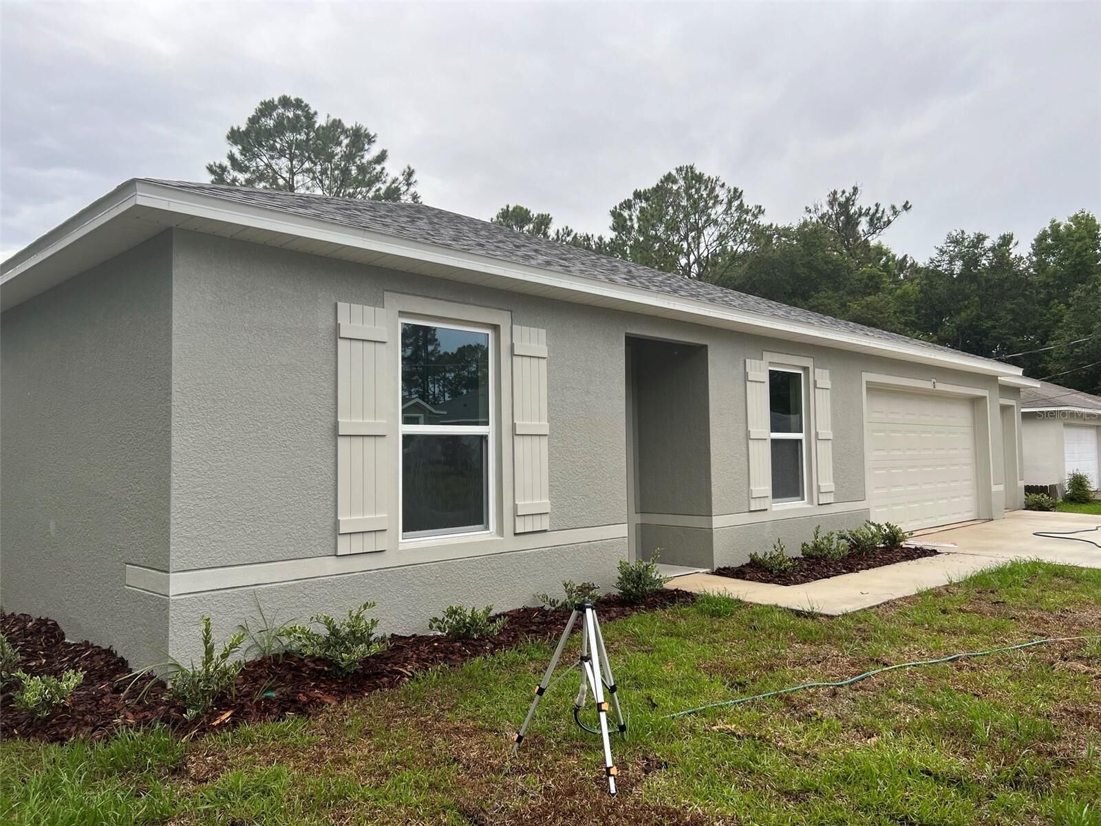 Property Photo: 8 Portland Place FL 32164