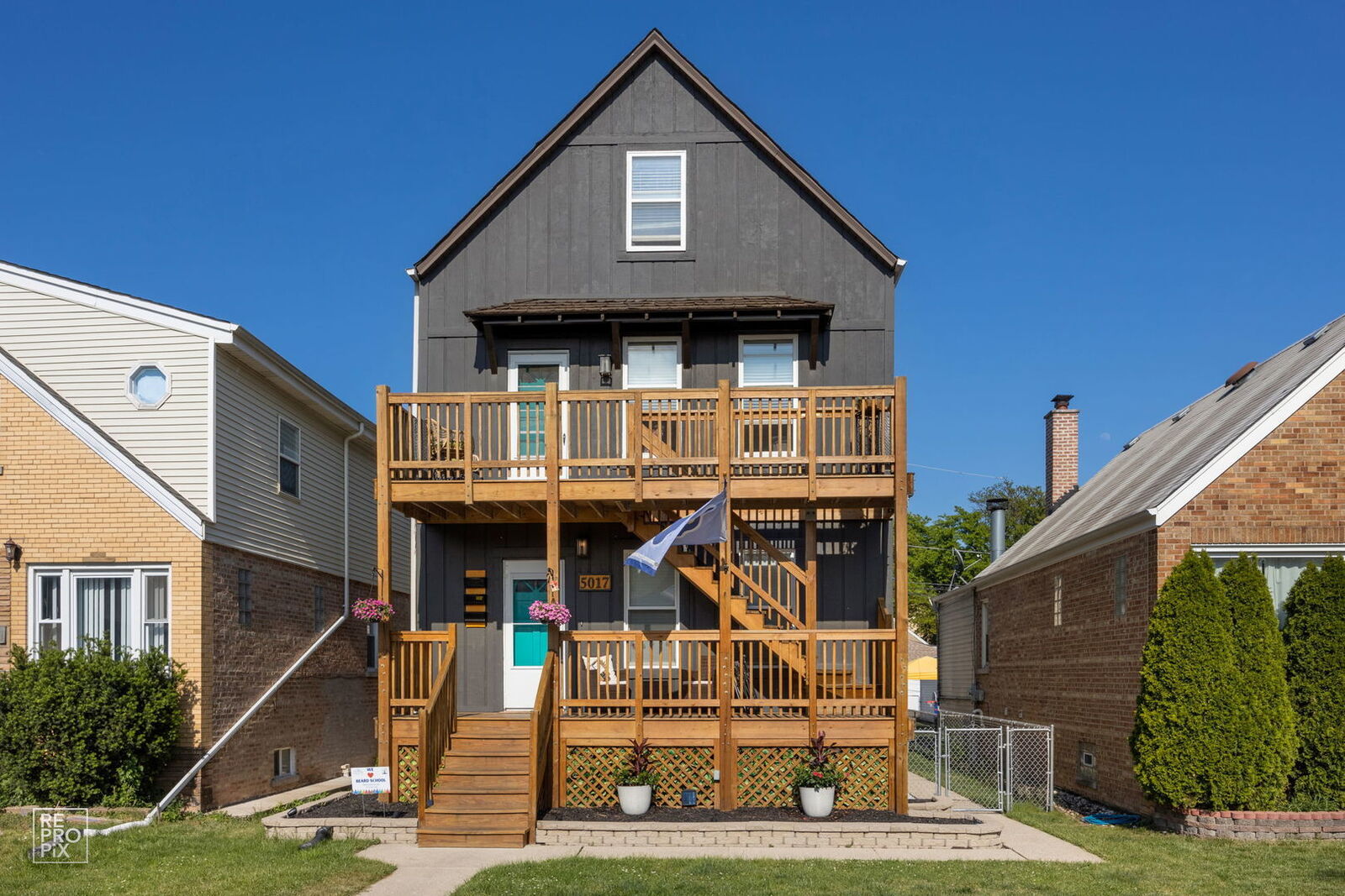 Property Photo: 5017 N Meade Avenue N Ch IL 60630