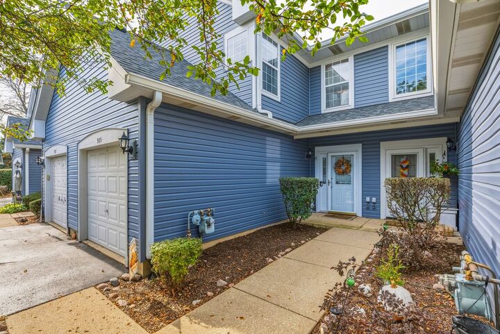 Property Photo: 505 Oxford Court IL 60543