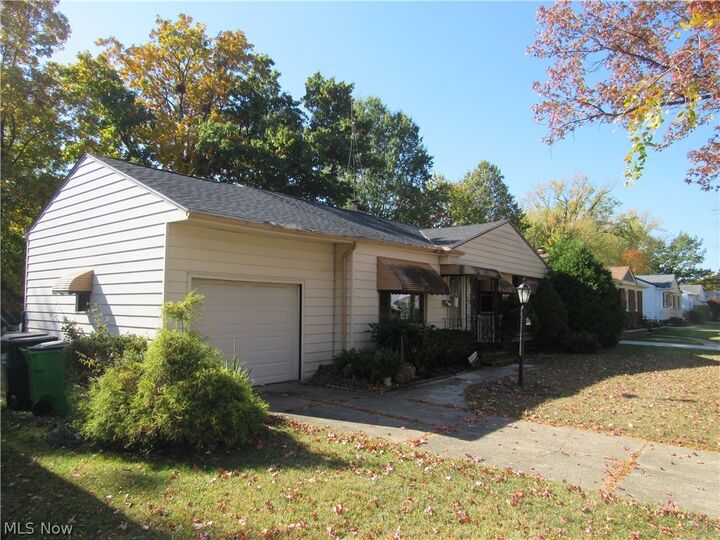 Property Photo: 19400 Mayfair Lane OH 44128