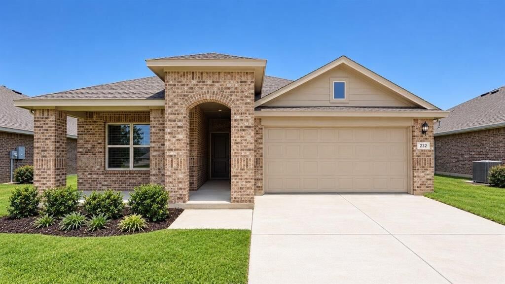 Property Photo: 232 Blanco Drive TX 76020