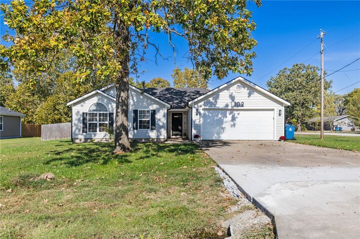 Property Photo:  102 Schimm Circle  MO 64834 