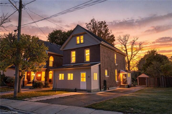 Property Photo:  26 Brock Street  ON N3S 5T6 