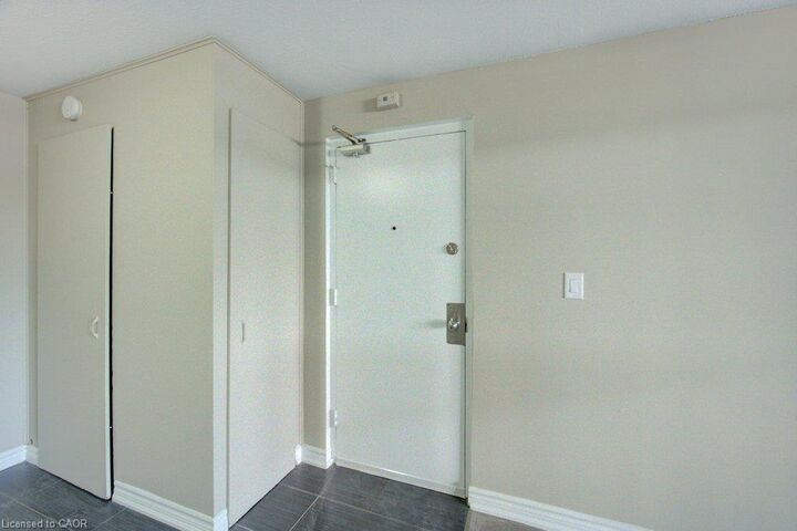 Property Photo:  317 Erb Street W 1  ON N2L 1W4 