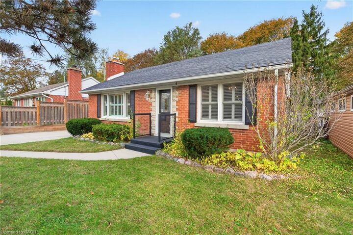 Property Photo:  162 Fairfield Avenue  ON N2H 6C5 