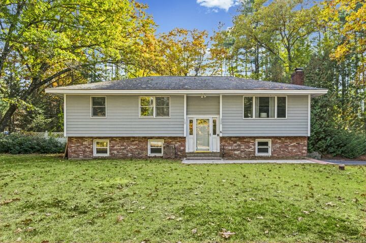 Property Photo:  6 Averill Rd  NH 03033 