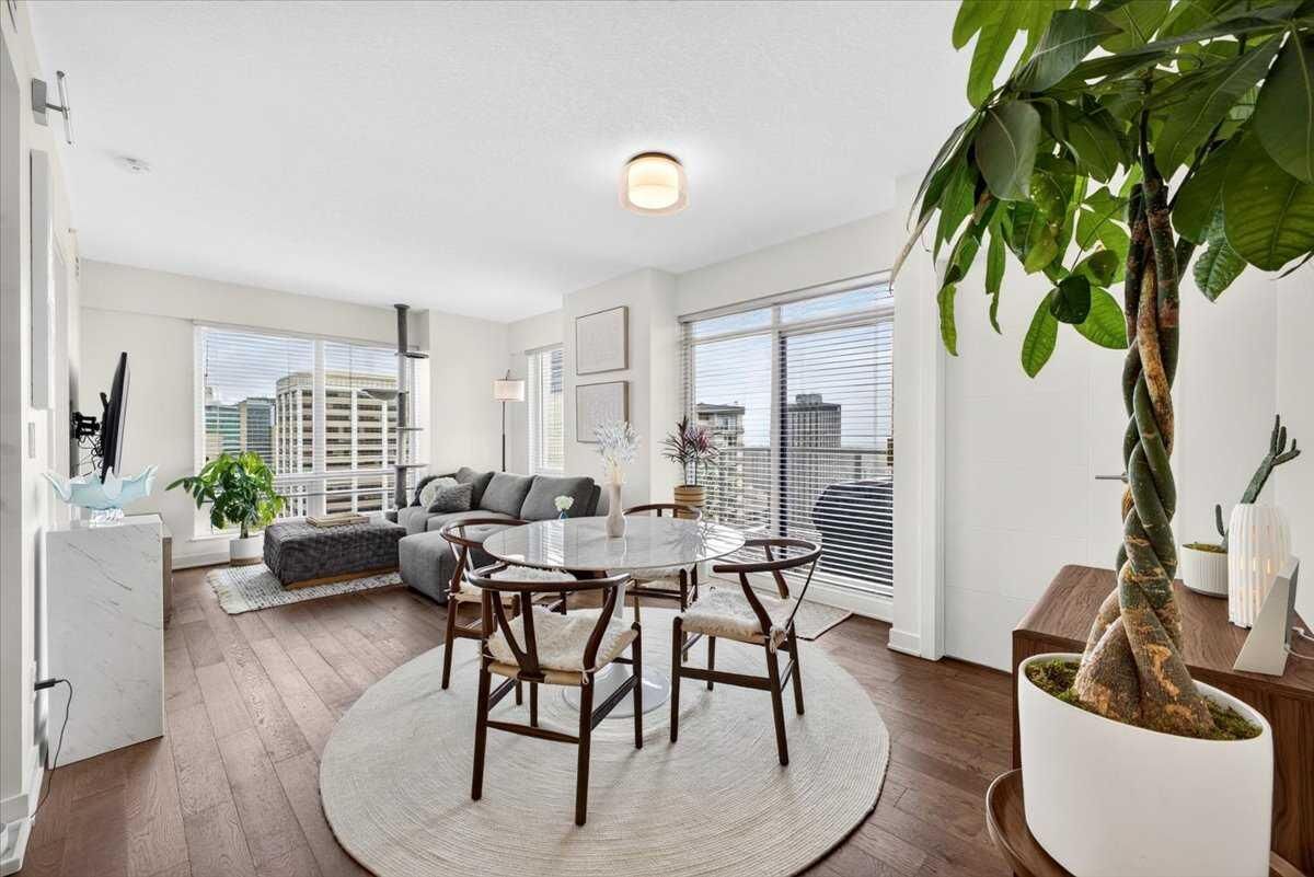 Property Photo: 930 6 Avenue SW 3306 AB T2P 1J3
