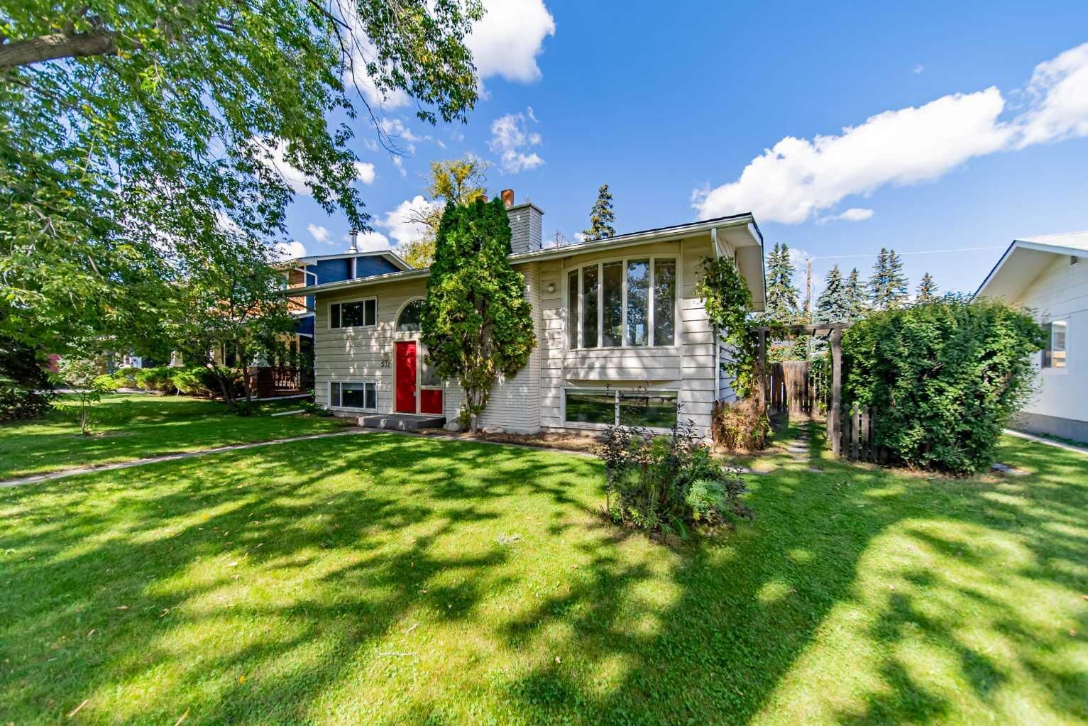 Property Photo:  532 Willow Park Drive SE  AB T2J 0K5 