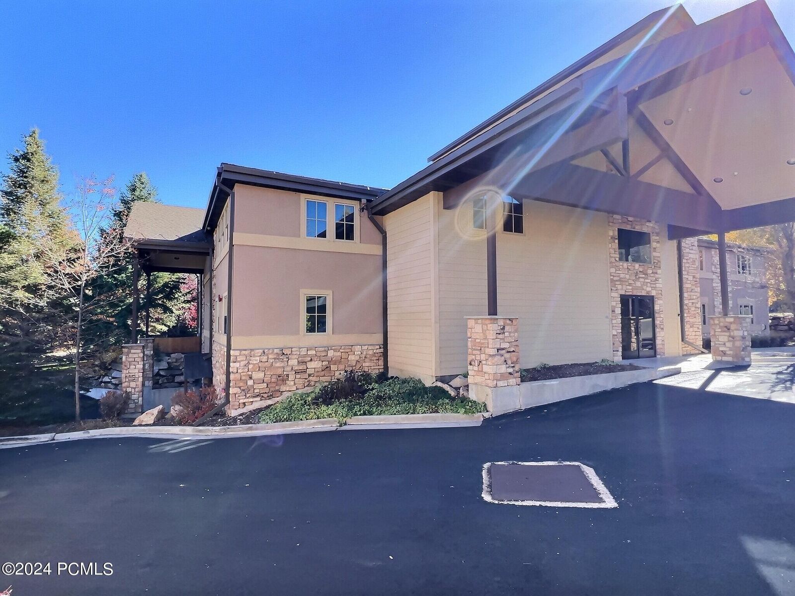 Property Photo:  2260 Park Avenue 5  UT 84060 