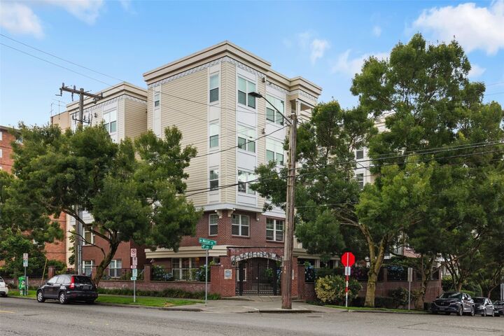 Property Photo: 530 4th Avenue W 508 WA 98119