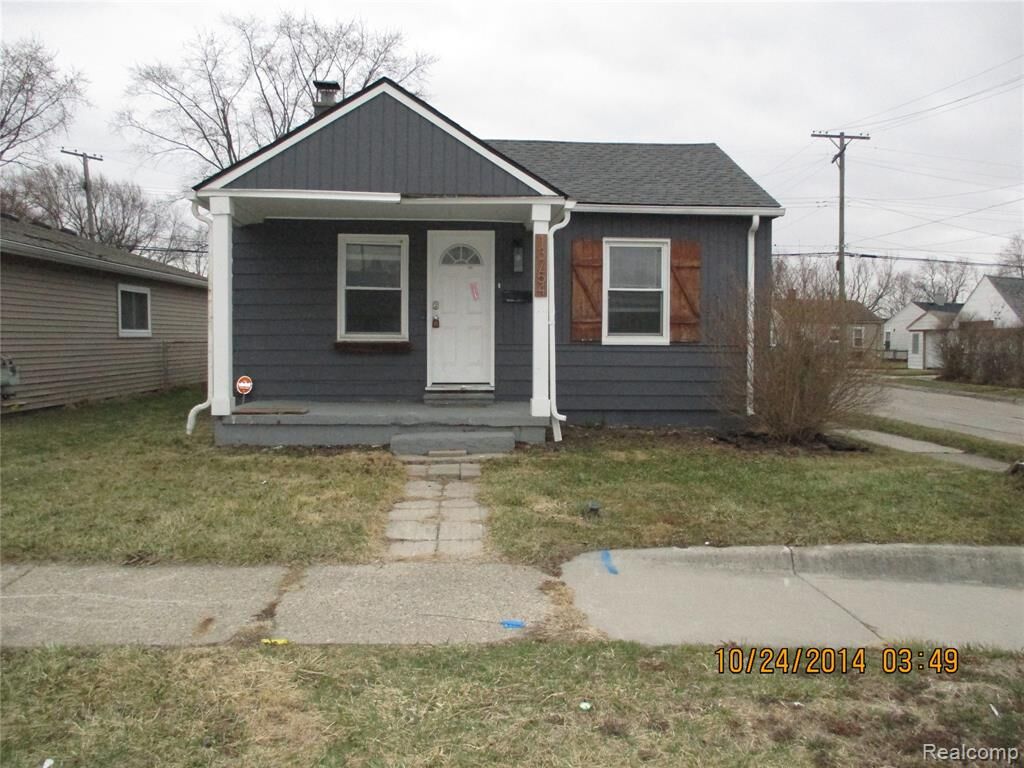 Property Photo:  13754 Knox Avenue  MI 48089 