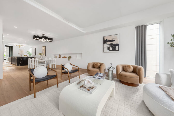 Property Photo: 325 W Broadway 7B NY 10013