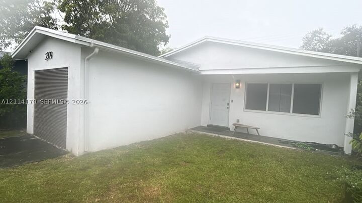 Property Photo: 2309 Cody St FL 33020